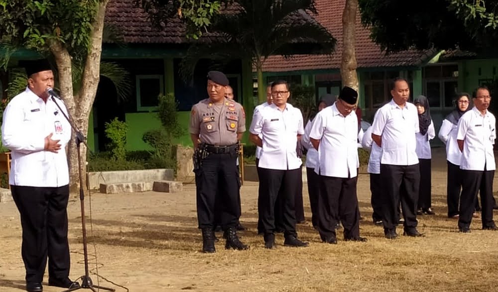 2 Sekda Syaifullah dan Kadisdikbud Harimas Sambangi SMPN Pujer Bondowoso 2019