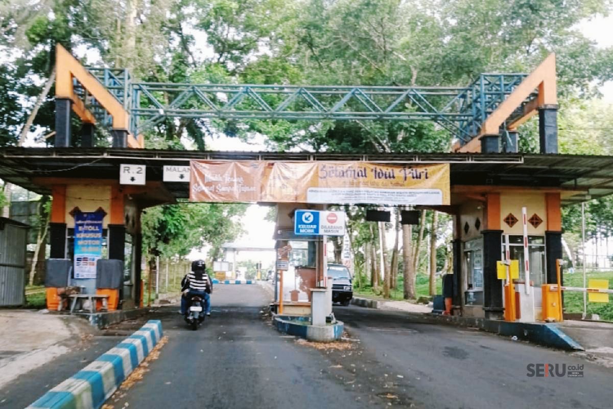 Portal pintu keluar ke arah Malang dari jalan penghubung Kabupaten Blitar-Malang di Desa Karangkates, Kecamatan Sumberpucung, Kabupaten Malang. (wul)