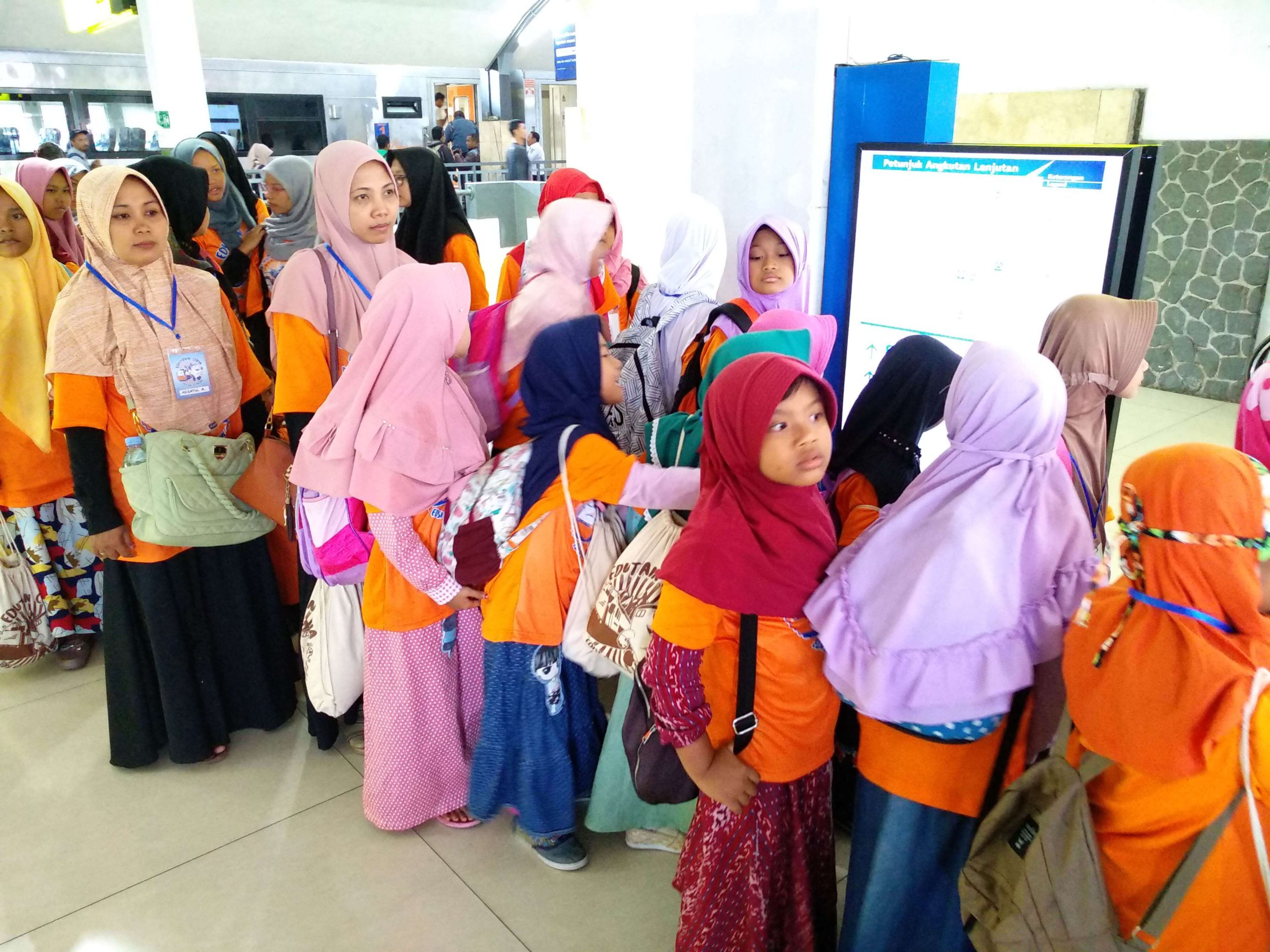 Daop 8 Edukasi Anak Yatim, Edutrain Goes To Malang