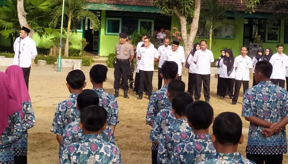 0 Sekda Syaifullah dan Kadisdikbud Harimas Sambangi SMPN Pujer Bondowoso 2019