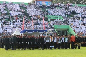 Awas Macet, Puluhan Ribu Peserta Upacara Padati Stadion Gajayana