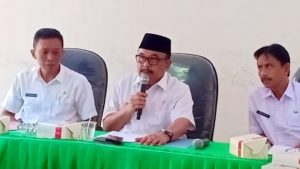 cropped 1 Kadisdikbud Bondowoso Harimas dan Kabag Kesra Rahmatullah Rakor Honor Guru Ngaji 2019