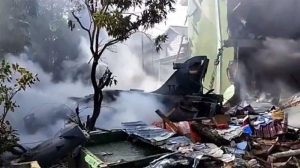 Pesawat jatuh