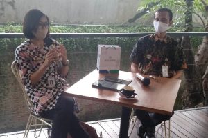 Kepala Cabang BPJS Kesehatan Cabang Malang, Dina Diana Permata, didampingi Wenan Setyo Nugroho.