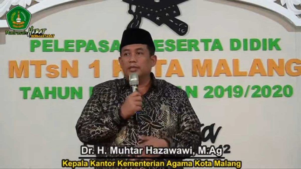 Wisuda dilakukan secara daring. Siswa berada di rumah, sementara di madrasah dihadiri Kepala Kemenag, Ketua Komite, guru dan undangan terbatas lainnya.