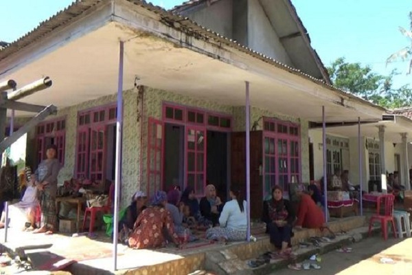 DUKA - Rumah duka yang dijubeli petakziah
