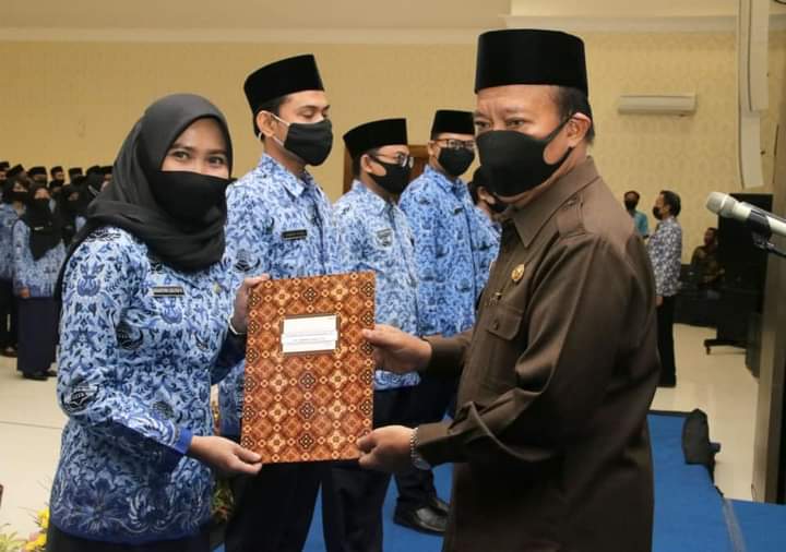580 Pegawai Negeri Sipil di Ambil Sumpah Bupati Fadeli, Pemkab Maksimalkan PNS yang Ada