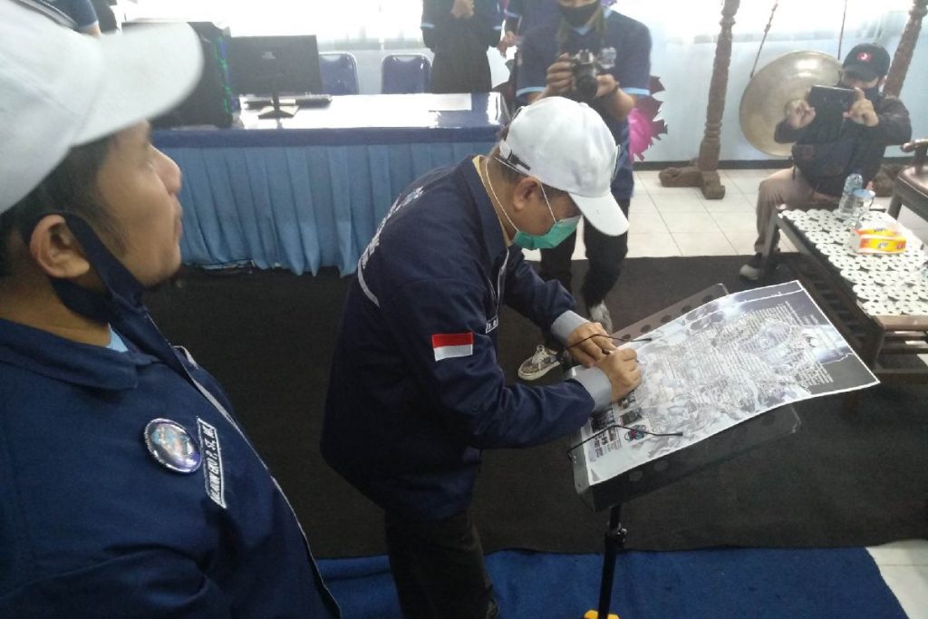 Penandatanganan prasasti UKM E-Sport Game ITN Malang.