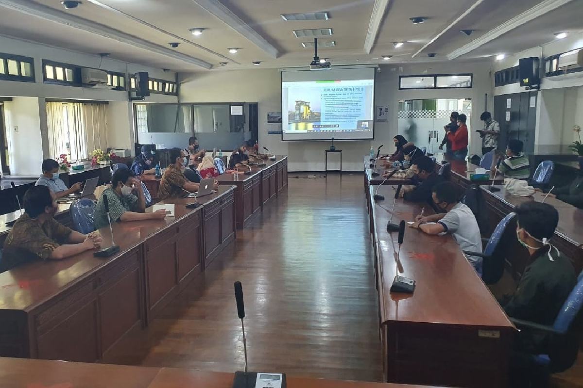 Apresiasi Penelitian Mahasiswa, PJT I Sinergi Uji Komprehensif Mikroplastik di Sungai Brantas