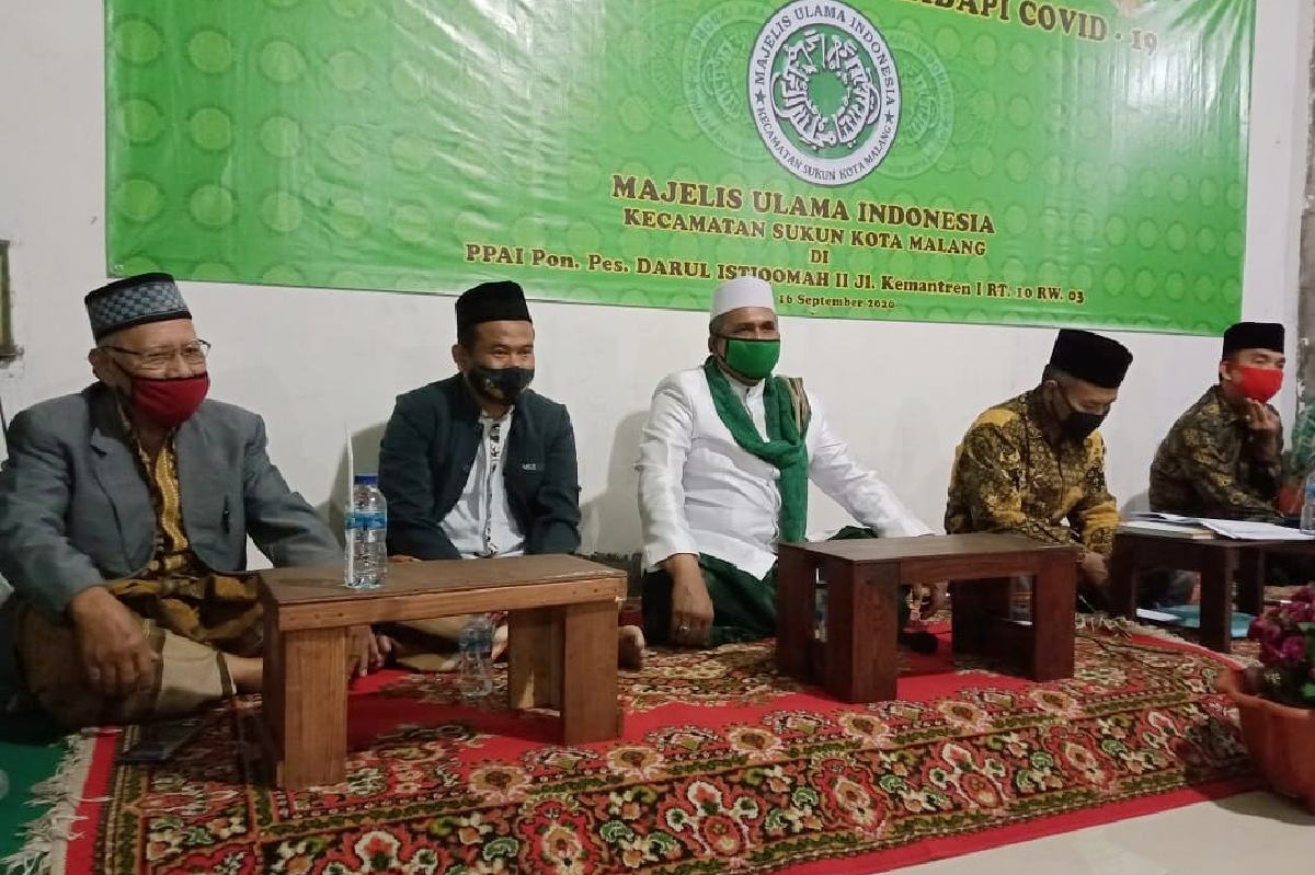 Narasumber dan tokoh masyarakat mengajak masyarakat hidup sehat. (ist)