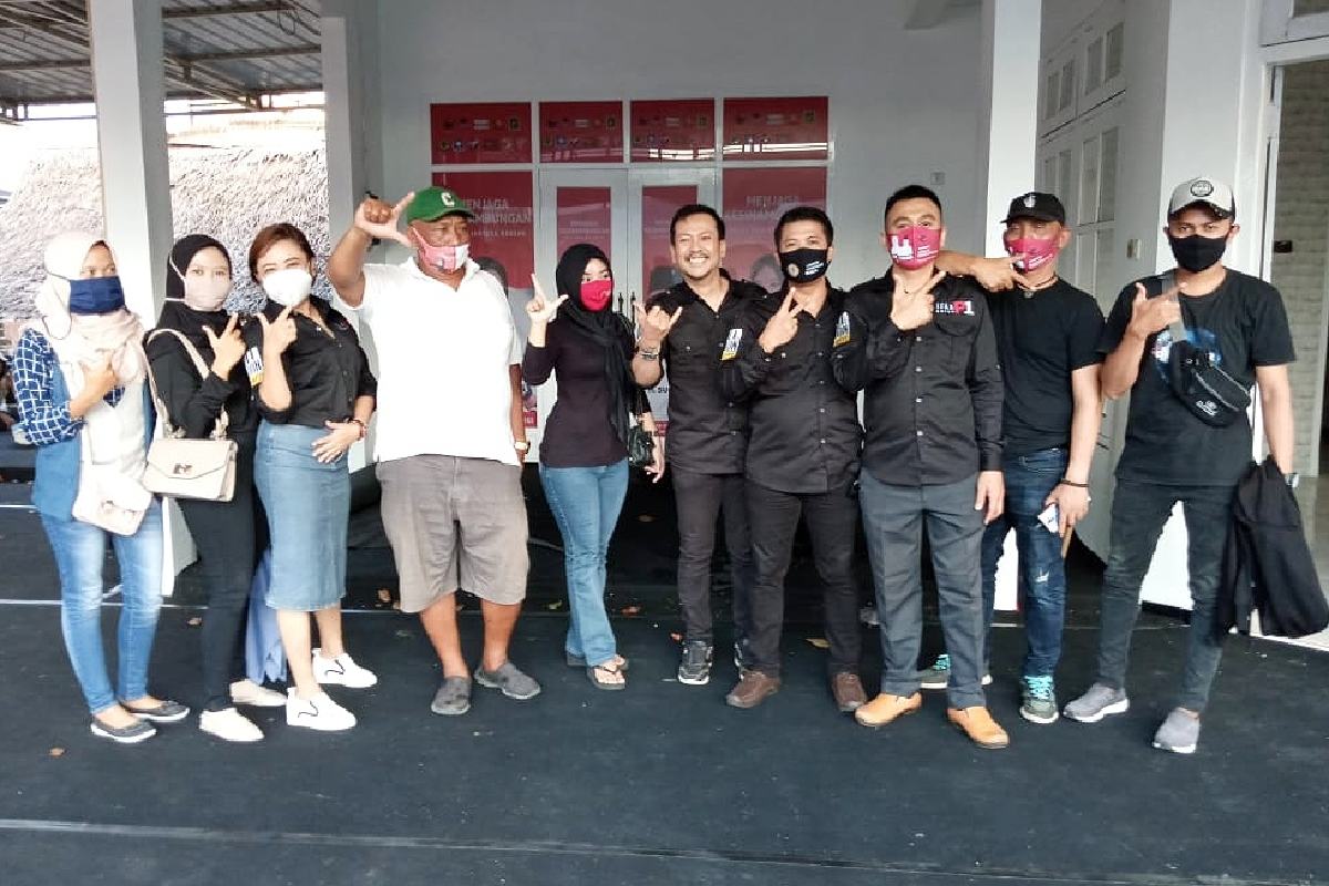 Tim Relawan Bermunculan Dukung Paslon 02 Ipuk - Sugirah