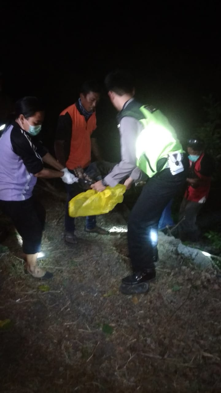 Laka Tunggal Sopir Tewas Tergencet Body Mobil