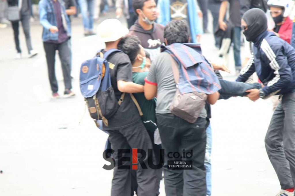Jatuh korban dari pihak mahasiswa