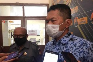 Kadispora Kabupaten Malang, Atsalis Supriyanto, menjawab pertanyaan awak media