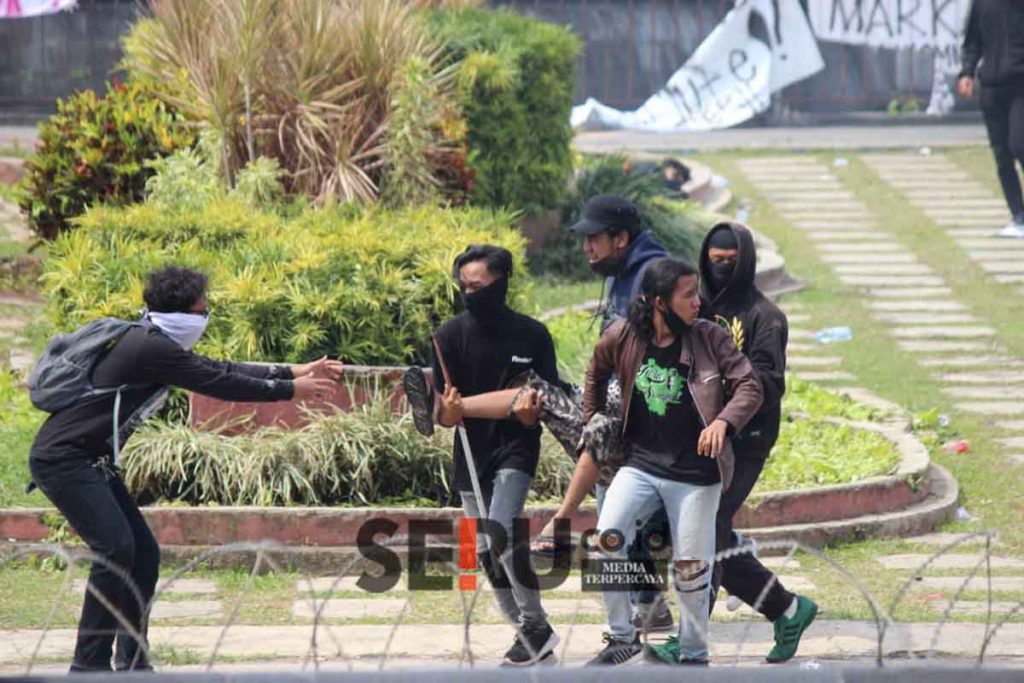 Korban mahasiswa diselamatkan rekannya