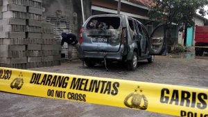 Mobil yang dibakar bersama Yulia - Terungkap Motif Mayat Yulia Dibakar dalam Mobil