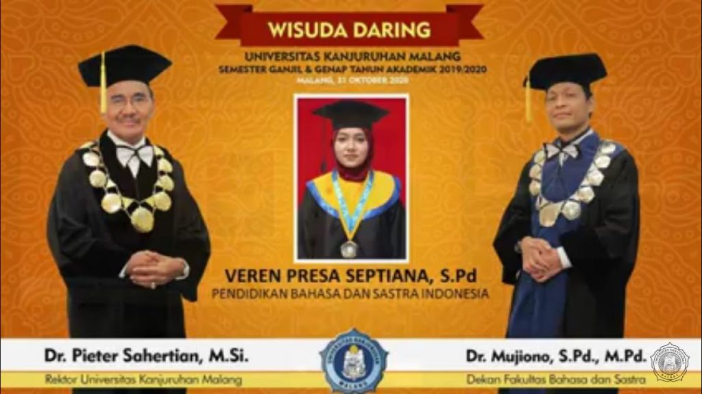 Salah satu tampilan prosesi pengukuhan wisudawan Unikama