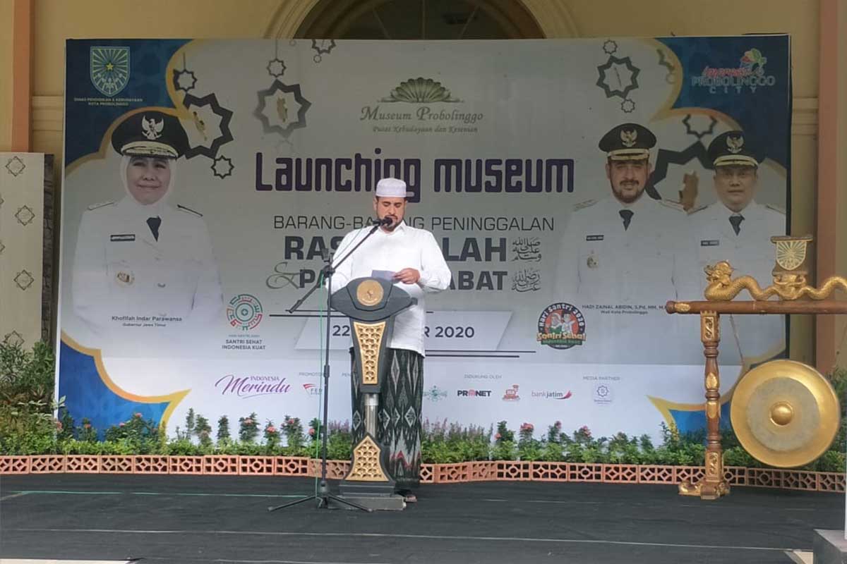 PERESMIAN: Wali Kota Probolinggo Habib Hadi Zainal Abidin meresmikan Museum Artefak Rasulullah dalam rangkaian peringatan Hari Santri Nasional (HSN) VI, Kamis (22/10) di Museum Probolinggo