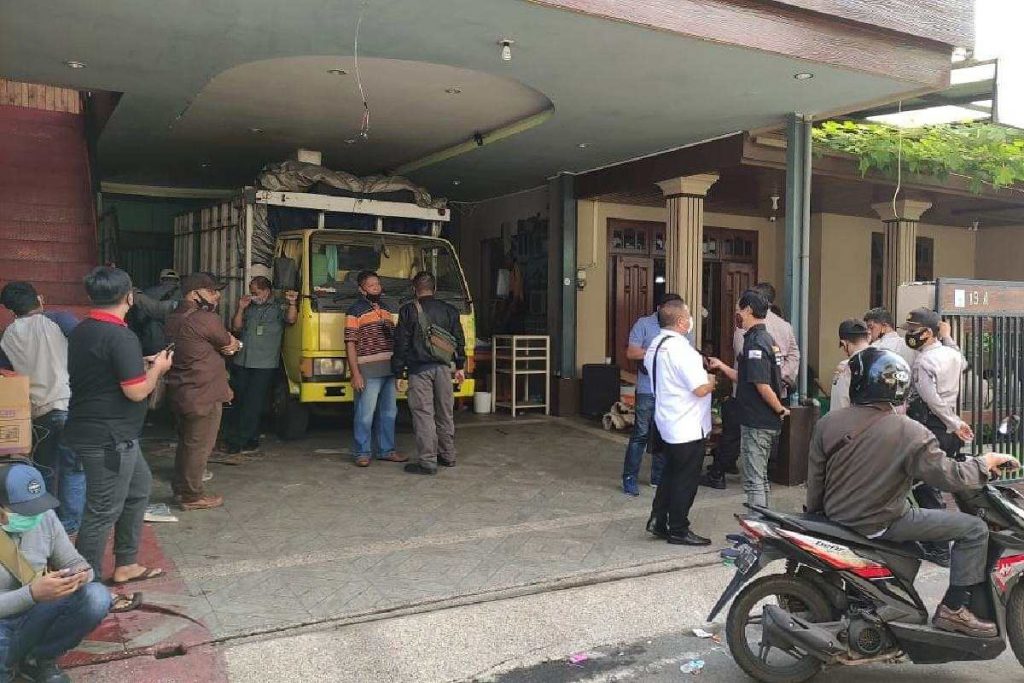 Pengosongan barang-barang pemilik