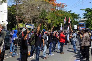 Bupati Fadeli - DPP Lsm Jerat Unjuk Rasa Terkait Dugaan Kasus Korupsi Bupati Fadeli