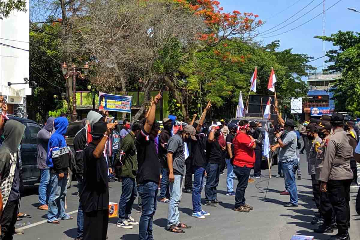 Bupati Fadeli - DPP Lsm Jerat Unjuk Rasa Terkait Dugaan Kasus Korupsi Bupati Fadeli