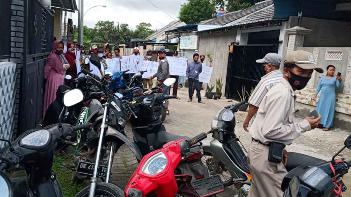 Dijanjikan Mediasi Dengan Panitia PTSL Warga Desa Karangsari Urungkan Unjuk Rasa