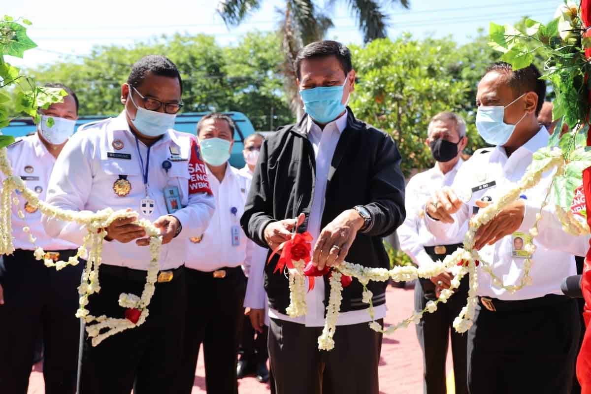 RESMIKAN - Dirjen HAM Mualimin Abdi meresmikan Pos Pelayanan Komunikasi Masyarakat (Yankomas) secara simbolis yang diwakili 20 UPT di Kanim Kelas I Khusus TPI Surabaya lainya mengikuti kegiatan via teleconference, Rabu (18/11/2020) - Warga Bisa Adukan Dugaan Pelanggaran HAM Lewat Simasham