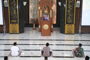 Gubernur Jatim Khofifah Indar Parawansa dan Forkopimda Jatim menyelenggarakan Khotmil Quran di Majid Arif Nurul Huda, Mapolda Jatim - Khofifah dan Forkopimda Jatim Khotmil Qur'an