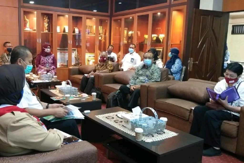 Tim IUWASH PLUS mempresentasikan hasil pengukuran