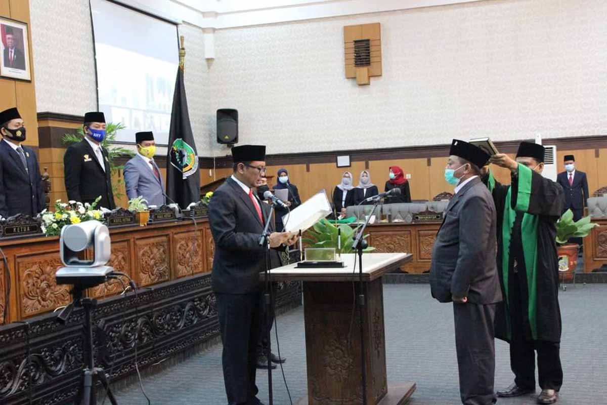 Ketua DPRD Kabupaten Banyuwangi Lantik Eko Hariyono Sebagai Anggota DPRD PAW dari Fraksi PDI-P
