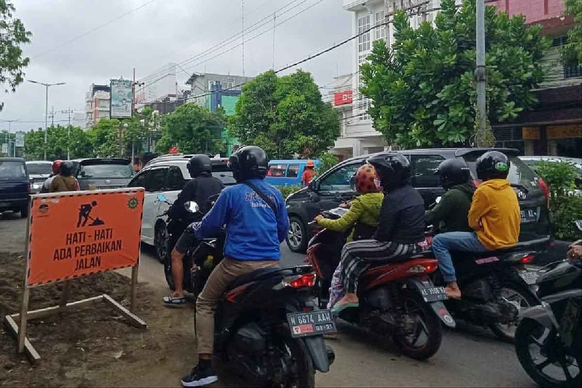 Kemacetan kawasan Kayutangan - Penutupan Jalan Proyek Kayutangan Heritage Ditunda
