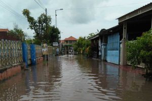 BANJIR : Kondisi air merendam pemukiman warga Desa Kedungbanteng, Tanggulangin - Banjir Rendam Tiga Desa Wilayah Tanggulangin