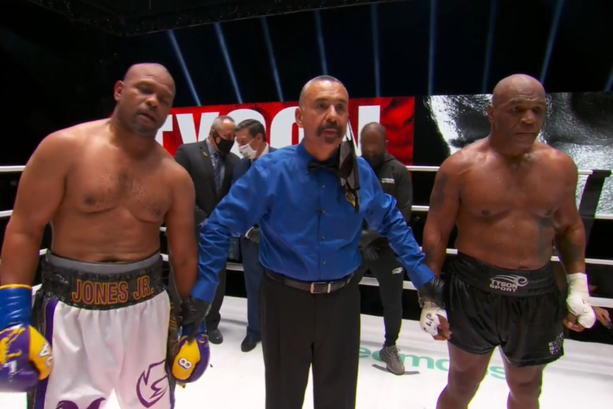 Laga Mike Tyson VS Jones Jr - Laga Ekshibisi Mike Tyson VS Roy Jones Jr Tanpa Pemenang