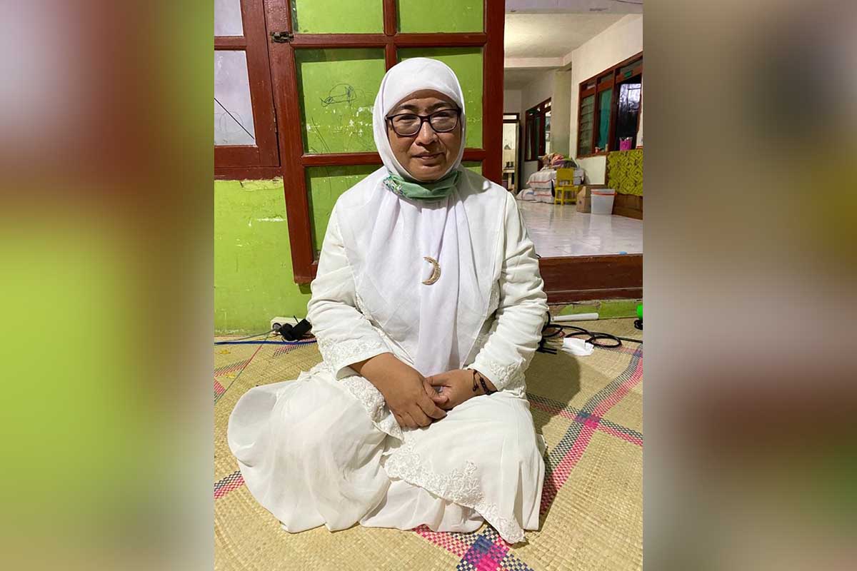 Nyai Eva Cawabup Sumenep - Nyai Eva: Jalani Masa Iddah Sambil Ngisi Pengajian Emak-emak
