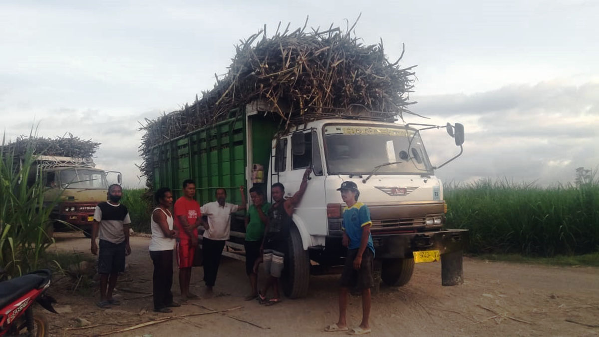 Ongkos Angkut Tidak Dibayar Oleh PT. IGG, Puluhan Sopir Truk Mogok Kerja