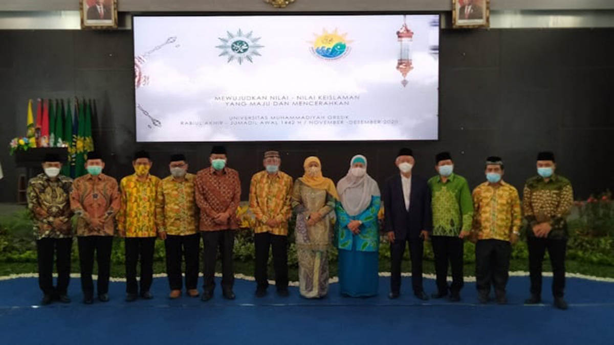 Pembukaan Munas Tarjih ke-31 dilaksanakan pada Minggu (29-11-2020) yang dilaksanakan secara daring melalui aplikasi Zoom dan disiarkan secara live melalui TVMu Pembukaan Munas Tarjih ke-31 dilaksanakan pada Minggu (29/11) yang dilaksanakan secara daring melalui aplikasi Zoom dan disiarkan secara live melalui TVMu, akun YouTube resmi Universitas Muhammadiyah Gresik serta akun Instagram resmi @unmuh_gresik - UMG Jadi Tuan Rumah Munas Majelis Tarjih dan Tajdid PP Muhammadiyah