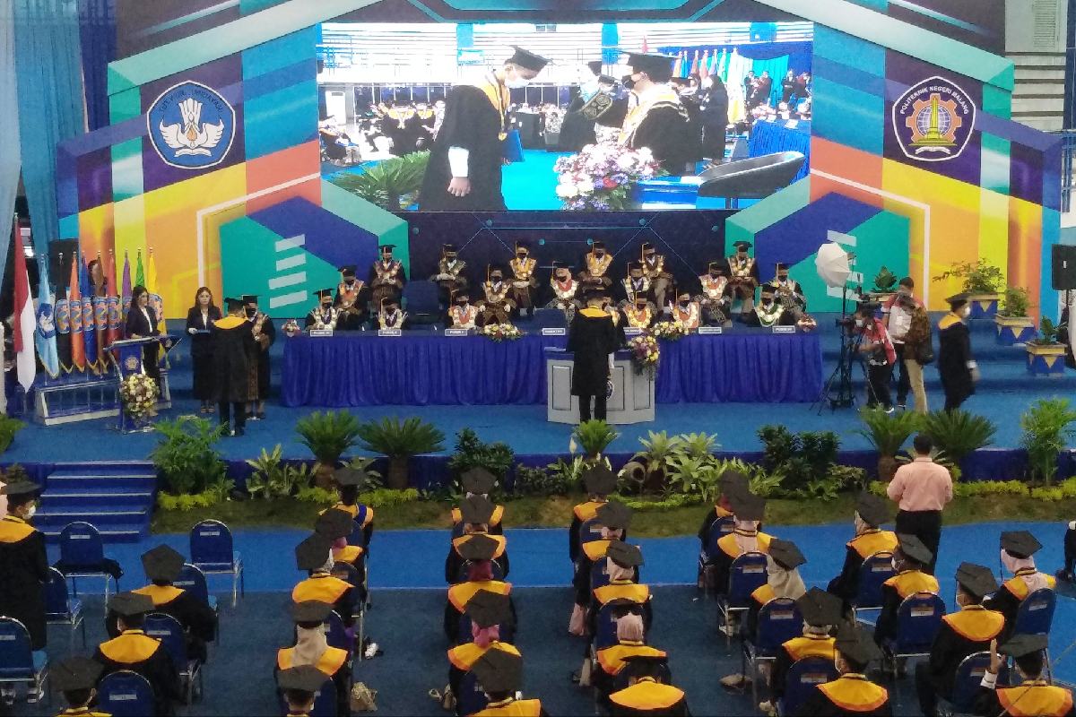 Prosesi wisuda Polinema - Polinema Bertahap Luluskan 3.584 Mahasiswa