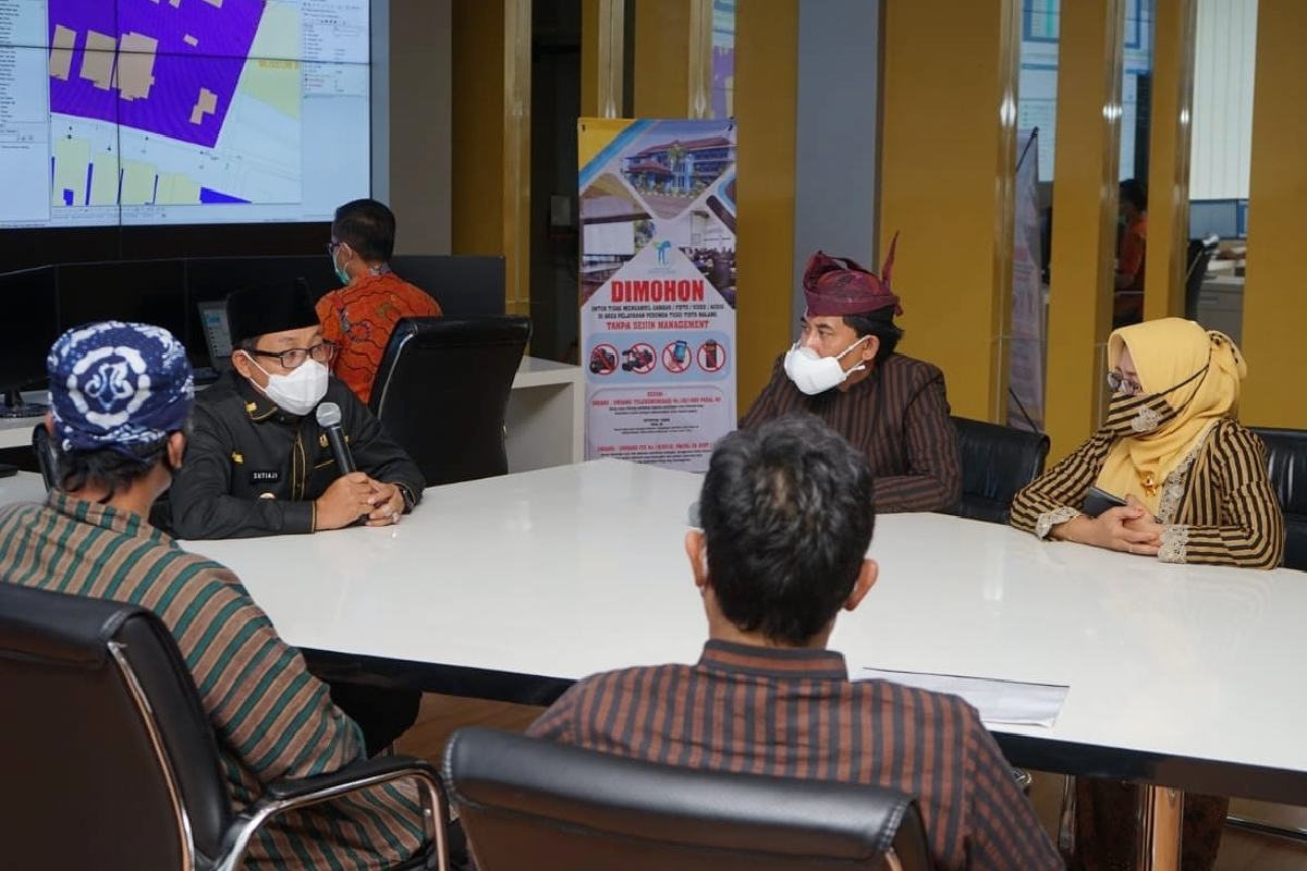 Sutiaji kecewa kinerja PDAM Kota Malang Sutiaji kecewa kinerja PDAM Kota Malang - Sutiaji Kecewa Kinerja PDAM Kota Malang