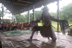 Pertunjukan tari topeng Ragil Kuning - Kampung Budaya Polowijen Kembali Dibuka, Langsung Geber Edukasi Budaya