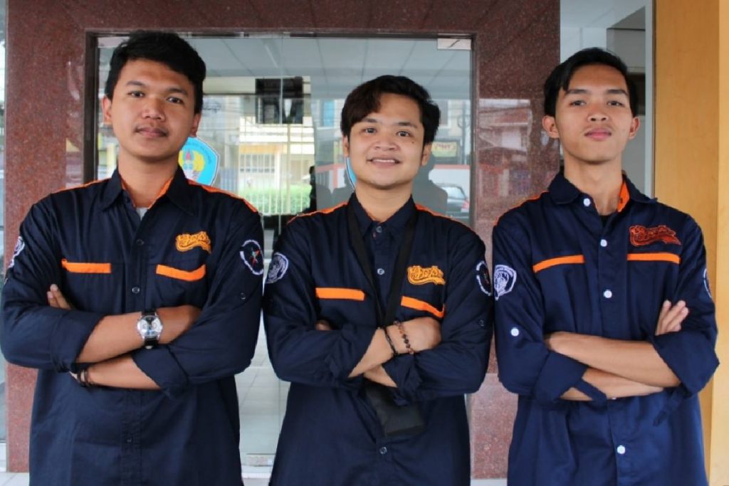 Tim Creature (ki-ka): Bernadus David Kurniade, Moh Rikzan Wagianto, Angga Mahenda