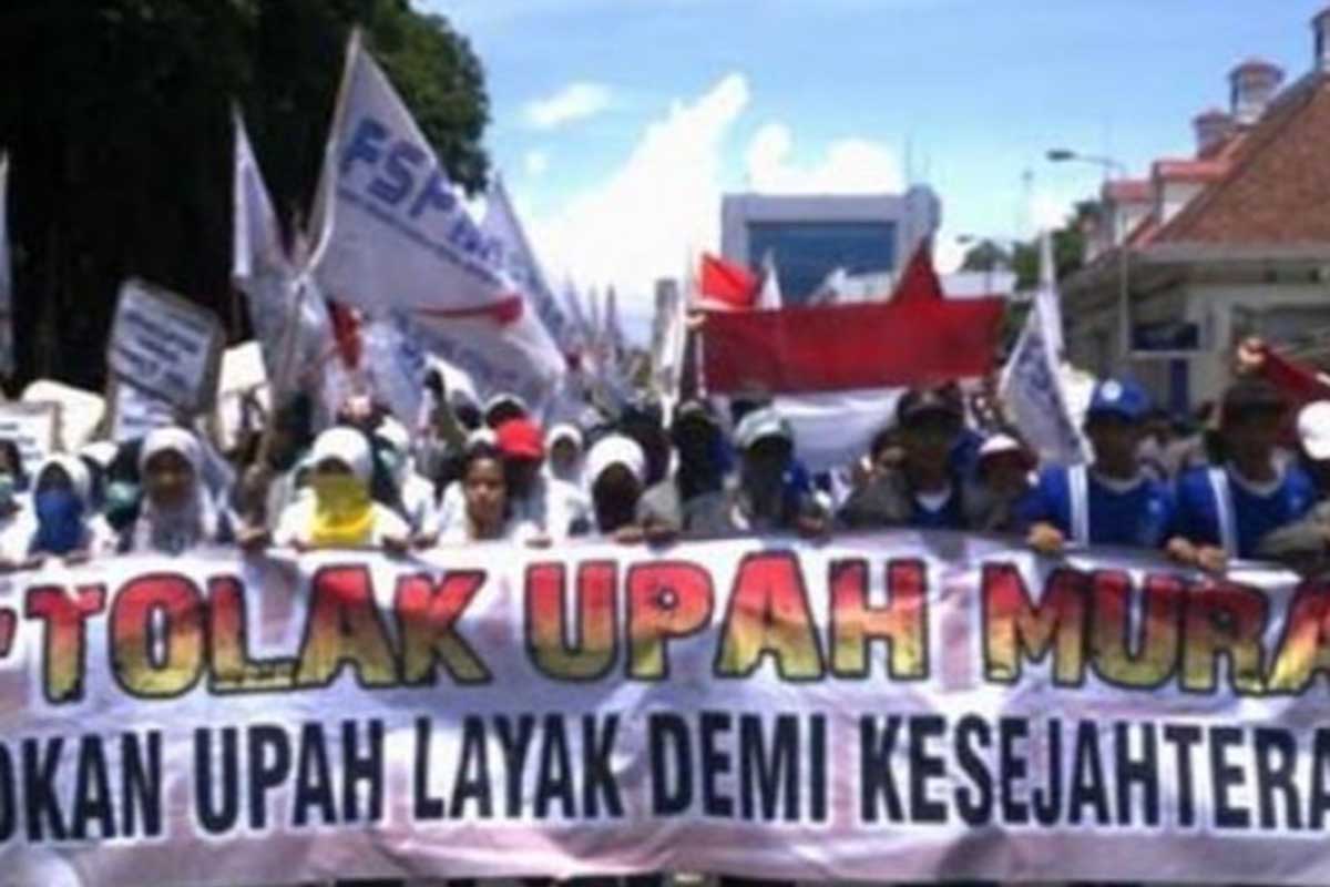 Ratusan buruh minta kenaikan upah minimum - Bupati Usulkan UMSK Kab.Pasuruan 2021 Naik 5,65%