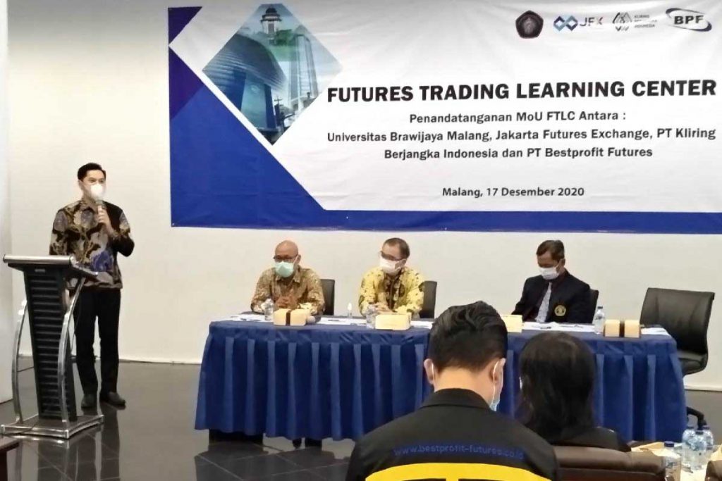 Pimpinan Cabang BPF Malang, Andri, menyampaikan manfaat FTLC. (rhd) - BBJ-KBI-BPF Malang Gandeng UB Dirikan FTLC