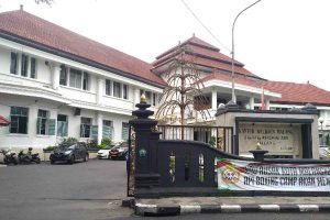 Balaikota Malang tutup layanan. (rhd) - Sterilisasi Gedung Pemkot dan DPRD Kota Malang Tutup Layanan 18 Desember