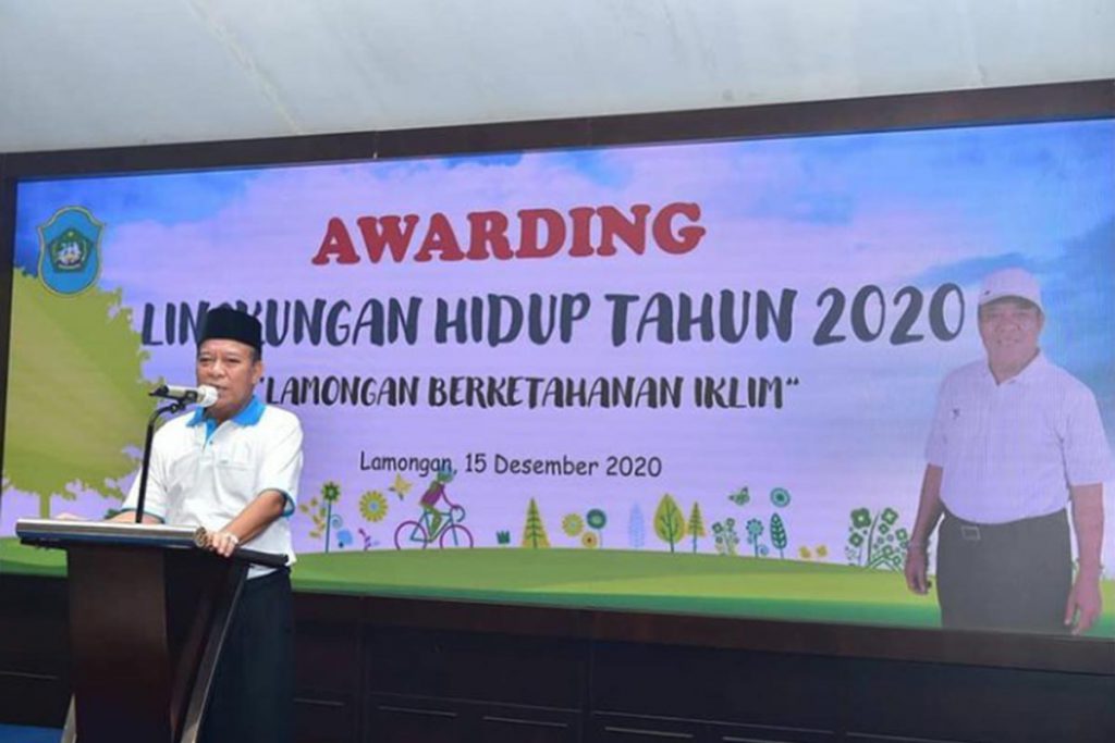 Bupati Lamongan, Fadeli - Serahkan 131 Penghargaan Secara Langsung untuk Kader Peduli Lingkungan