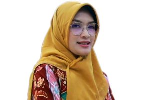 MASIH ISOLASI MANDIRI: Bupati Probolinggo Puput Tantriana Sari saat ditemui beberapa waktu lalu. Saat ini ia masih menjalani isolasi mandiri meski hasil swab Minggu (6/12) menyatakan ia sudah negatif covid. (dok) - Bupati Probolinggo Terpapar Covid-19