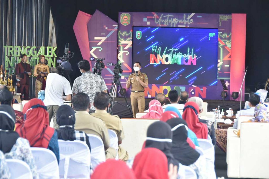 Bupati Trenggalek H Mochamad Nur Arifin, terpilih lagi dalam Pilkada Kabupaten Trenggalek 9 Desember kemarin. (memo x/flas) - Gus Ipin Mampu Pertahankan Jabatannya