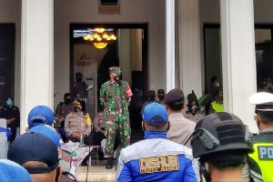 Dandim 0833 Kota Malang memberikan arahan (jaz) - Awas, Jam Malam Berkerumun Siap Dibubarkan dan Disanksi!