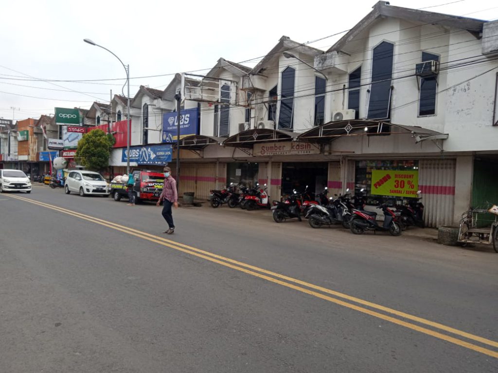 Di Hari H Pencoblosan Pasar Daerah Genteng I dan II Sepi Pembeli