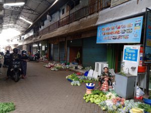 Di Hari H Pencoblosan Pasar Daerah Genteng I dan II Sepi Pembeli