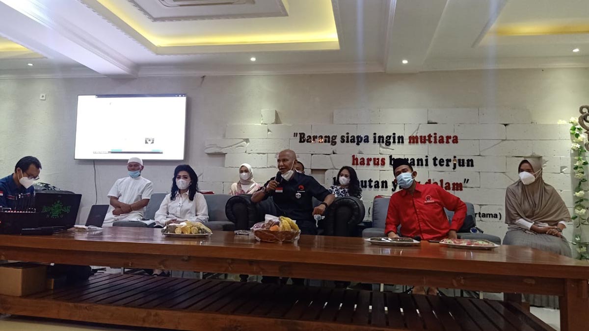 Jumpa Pers paslon 01 - Fauzi – Nyai Eva Unggul di Pilkada Sumenep